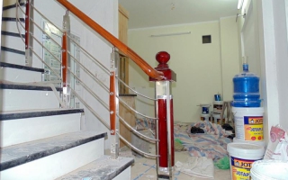 Cầu thang gỗ inox Phạm Văn Đồng Bắc Từ Liêm 